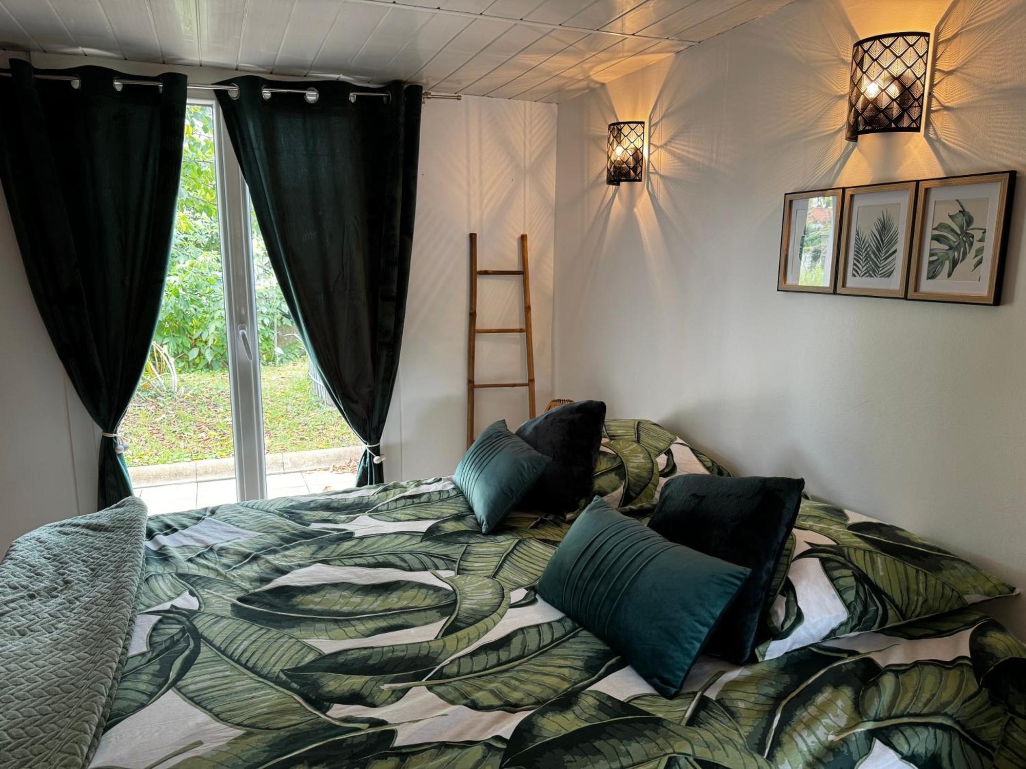 Au Calme Dans Maison En Rez De Jardin A 2,2 Kms Du Groupama Stadium Et Salle Ldlc Arena Мезье Экстерьер фото