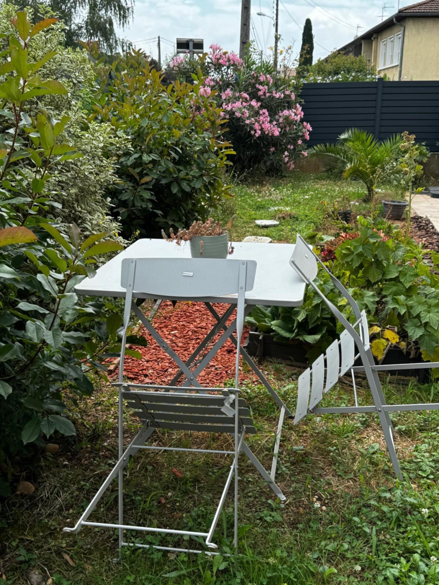 Au Calme Dans Maison En Rez De Jardin A 2,2 Kms Du Groupama Stadium Et Salle Ldlc Arena Мезье Экстерьер фото