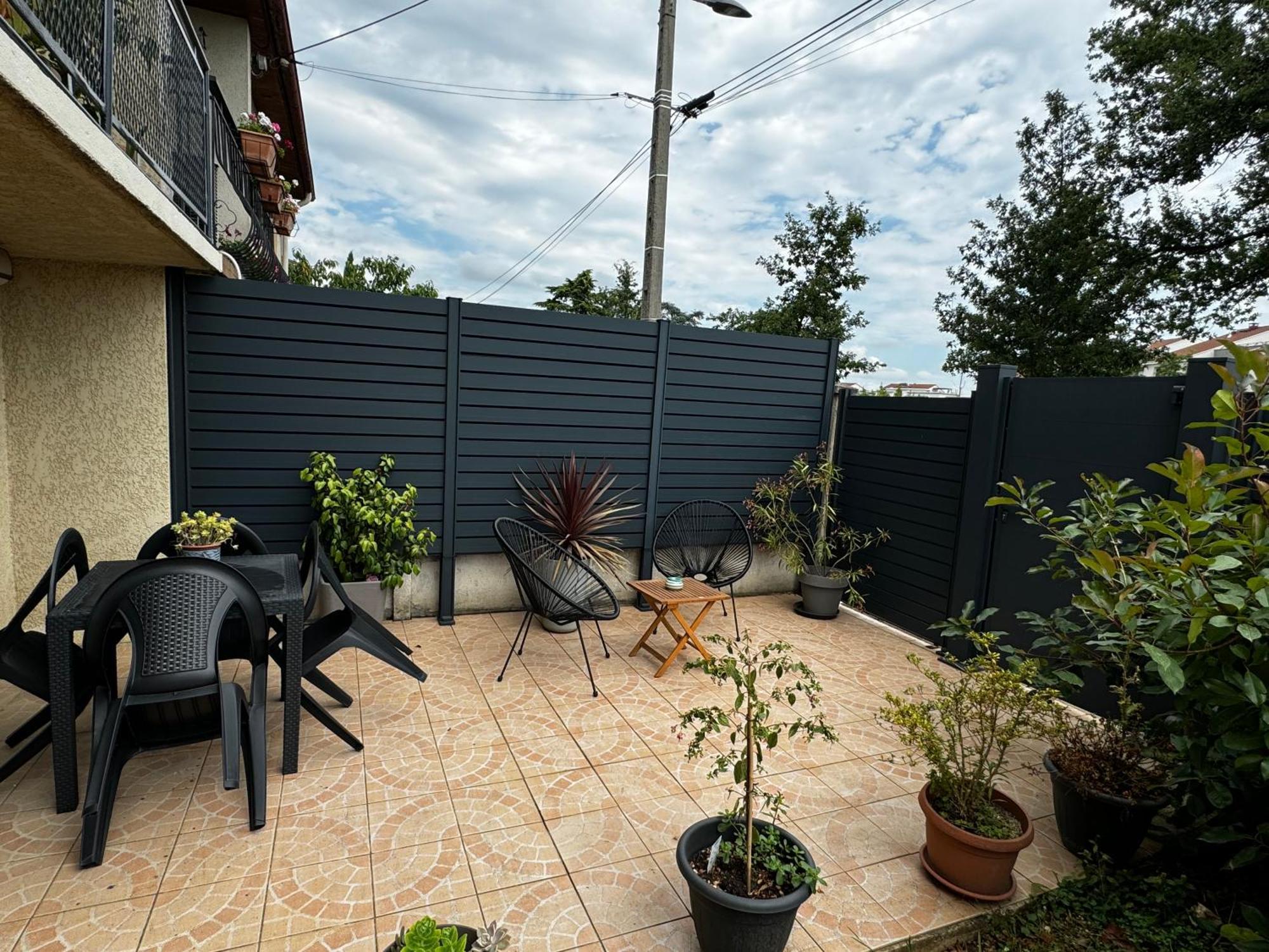Au Calme Dans Maison En Rez De Jardin A 2,2 Kms Du Groupama Stadium Et Salle Ldlc Arena Мезье Экстерьер фото